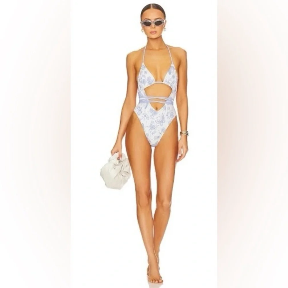New Frankie's Bikinis x Sydney Sweeney Gemma Wrap Swimsuit Farfalle 3333
